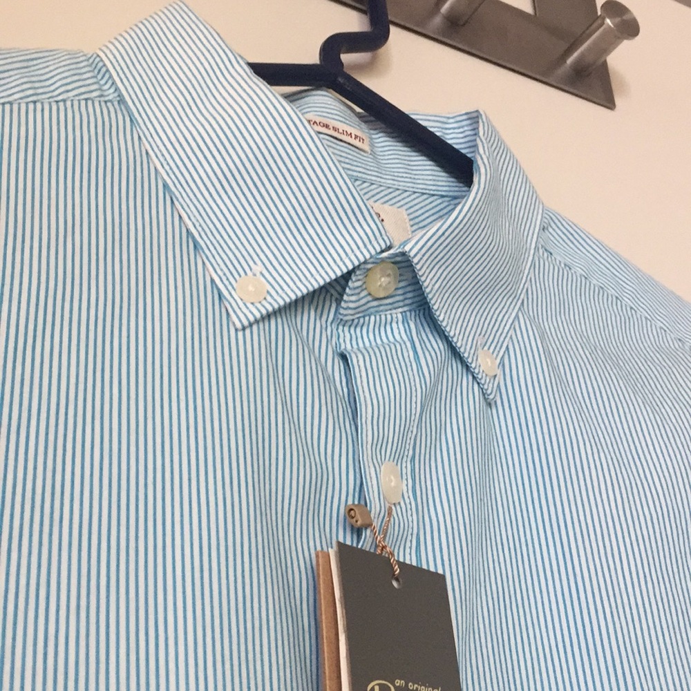 Men’s stripe shirt *NEW* WITH TAG